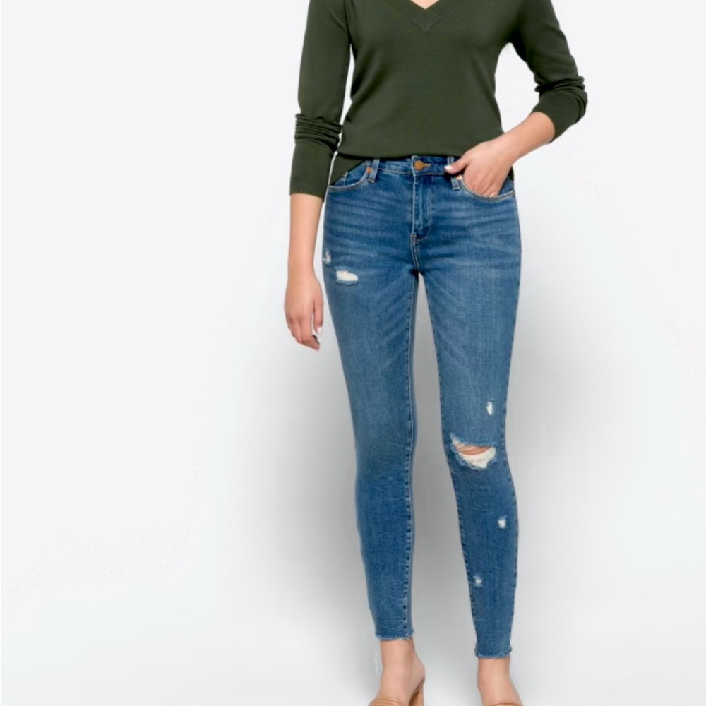 BLANK NYC
Bond Mid Rise Skinny Jean Eco size 25 / size 0 NWT